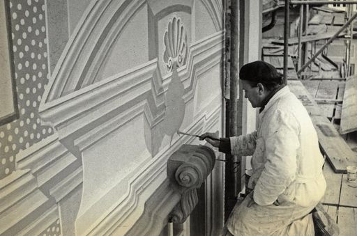 Restauratoren 1974 bei der Arbeit an der Fassade