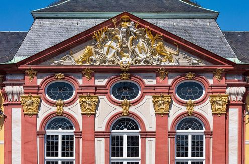 Bruchsal Palace, Original sculptures in the gable by Wilhelm Glaser