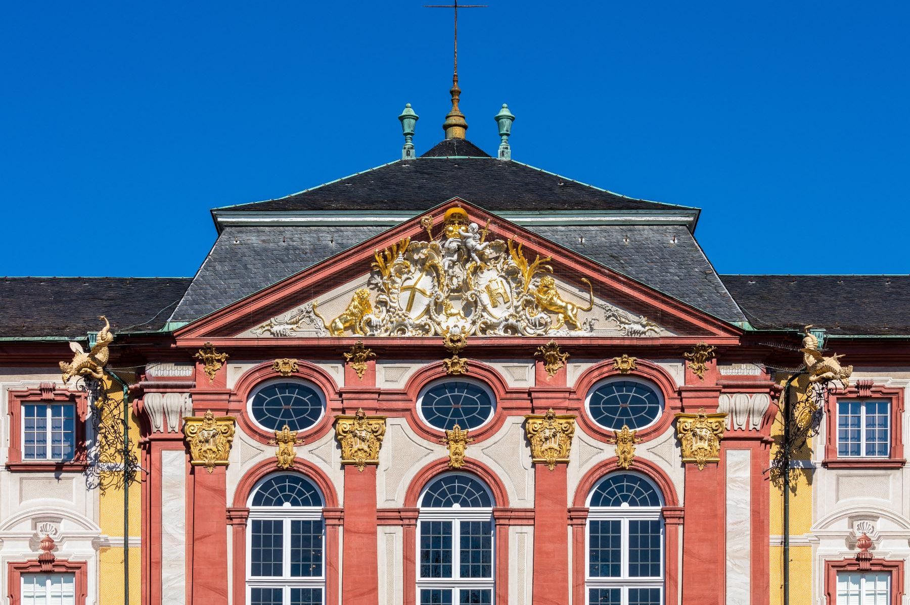 Schloss Bruchsal, Außen, Hauptbau von Osten, Fassade