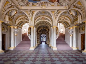 Bruchsal Palace, A look inside the vestibule