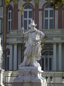 Schloss Bruchsal, Skulptur von Joachim Günther