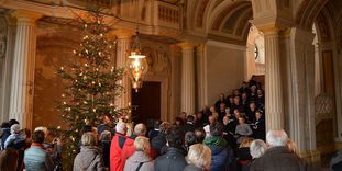 Chorgesang im Schloss Bruchsal. 