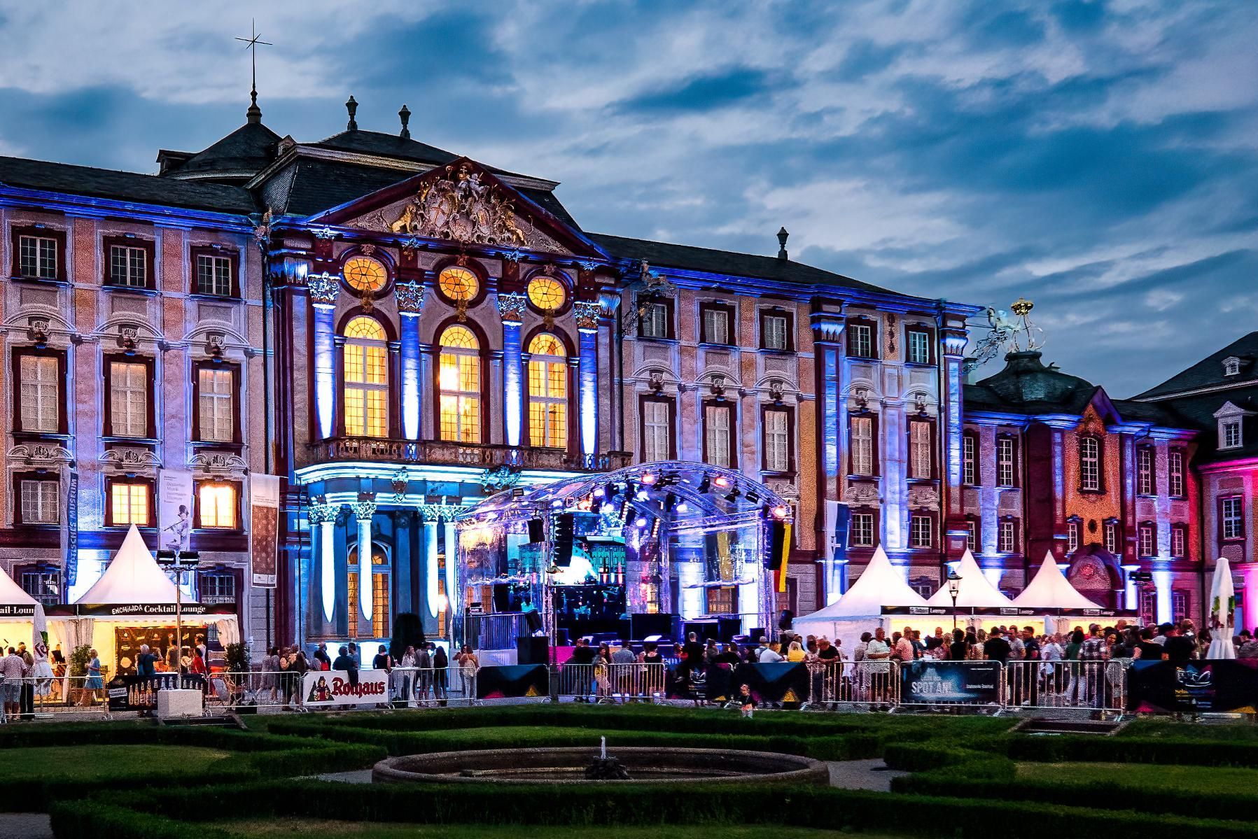 Schloss Bruchsal, Außen, Ehrenhofseite, Event, Konzert