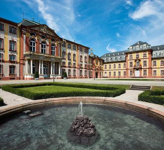 Detailansicht des Ehrenhofs von Schloss Bruchsal