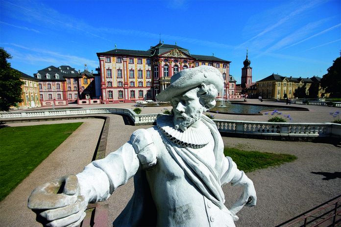 Château de Bruchsal, Statue dans le jardin