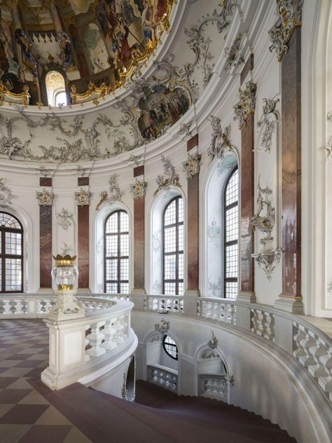 Bruchsal Palace, A look inside the domed hall