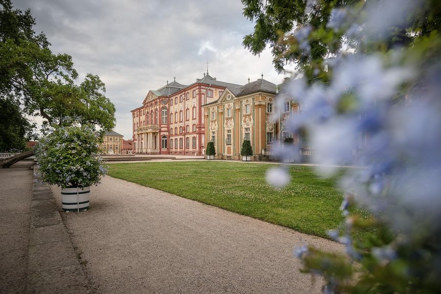 Schloss Bruchsal, außen, Frühling