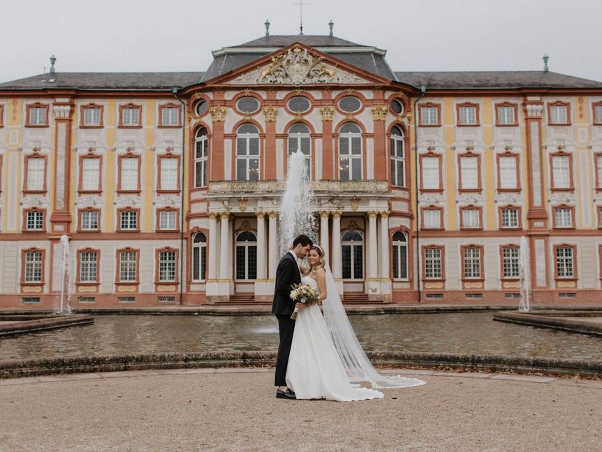 Schloss Bruchsal, Aussen, Brautpaar
