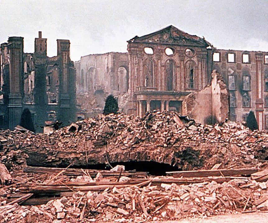 Photograph of the central building of Bruchsal Palace after its destruction in an air raid in 1945