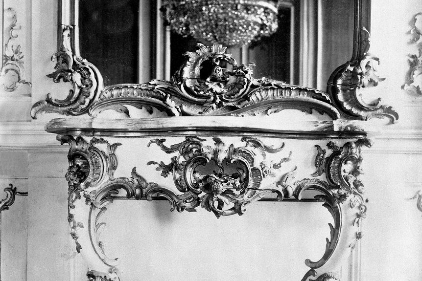 Schloss Bruchsal, Konsoltisch im Musikzimmer, historische Aufnahme um 1870