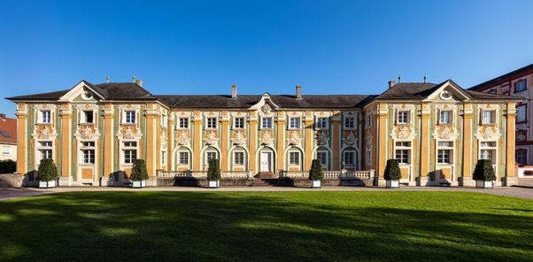 Château de Bruchsal, Façade du château vue du jardin