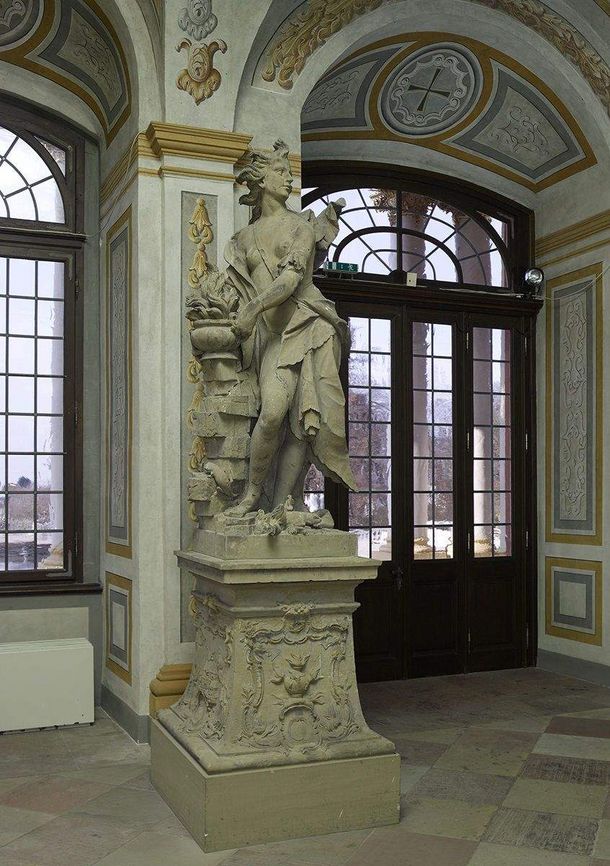 Bruchsal Palace, statue in the vestibule