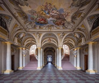 Château de Bruchsal, Vue dans le vestibule