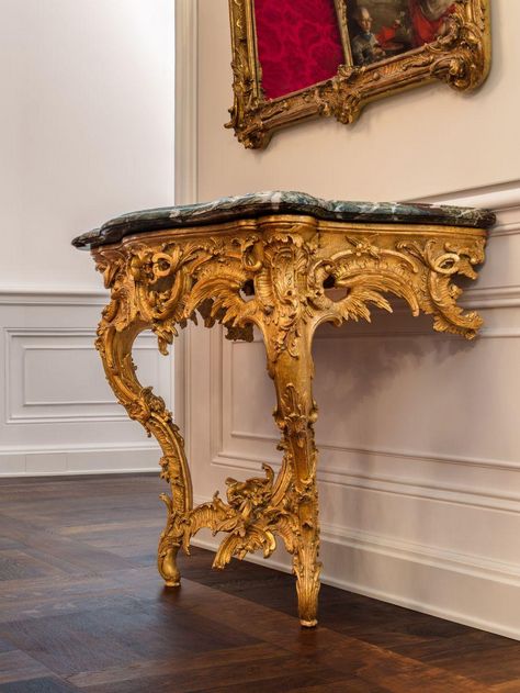 Bruchsal Palace, Console table in the Red Room