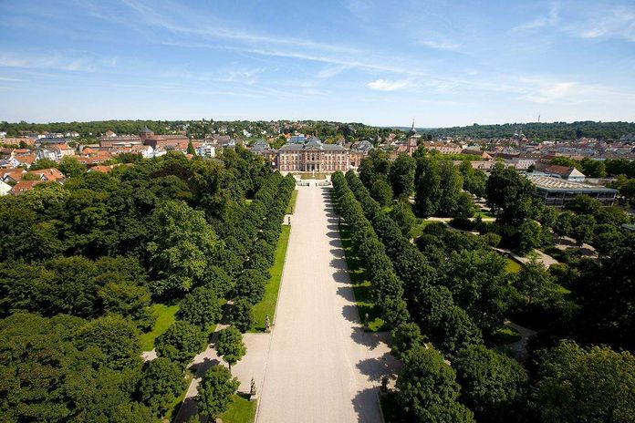 Bruchsal Palace, Avenue in front of the palace